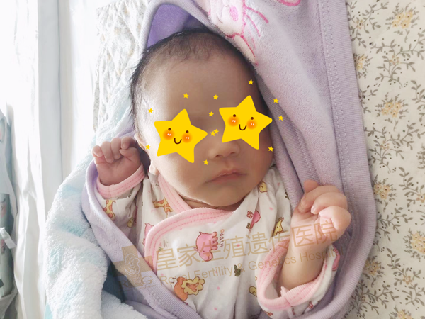 RFG泰国医院Z女士的可爱男宝宝满半月照片