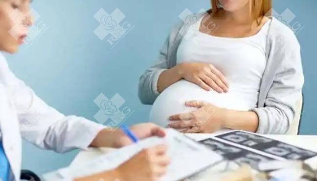 孕妇可以吃菠萝吗？菠萝和**不能一起吃吗？